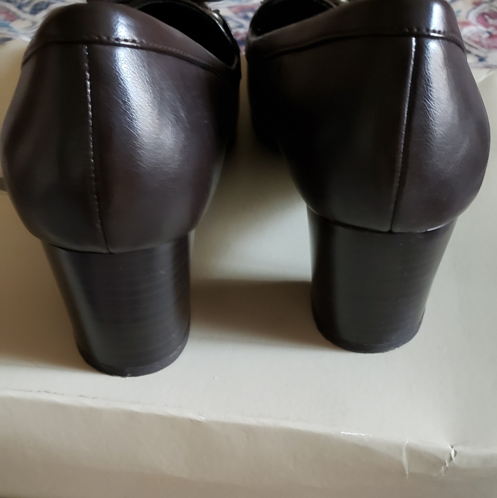 Shoes - Picture 2 of 4